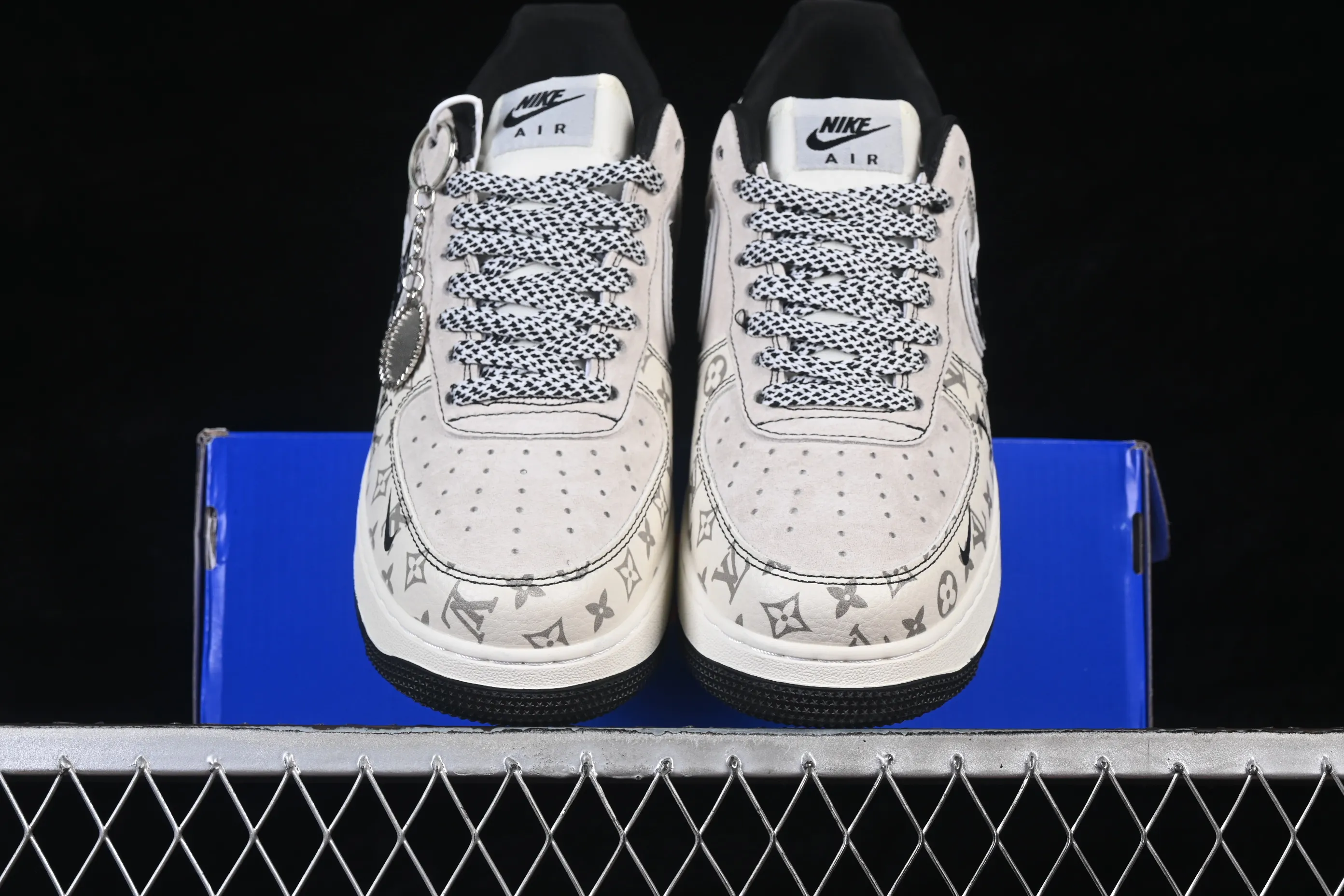 All Categories Nk Air Force 1 Air Force Series Nk Air Force 1 Low Air Force Low Nike Air Force 1'07 Low Gray and White Presbyopic Air Force One Low Casual Shoes SY1388-030
